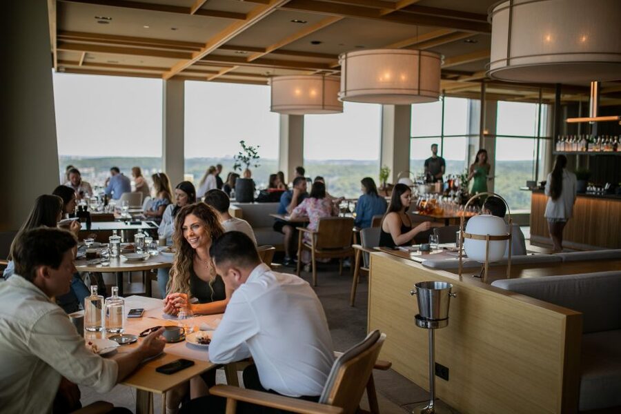 Gdańsk: Spanish Cuisine and City Views From the Top Floor - Getting from the ground floor to the dining room