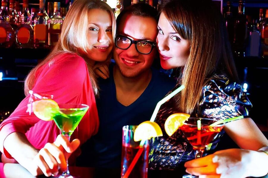 Gdansk: Stag Night Pub Crawl with Female Guide - Starting in Gdańsk Old Town with a welcome drink