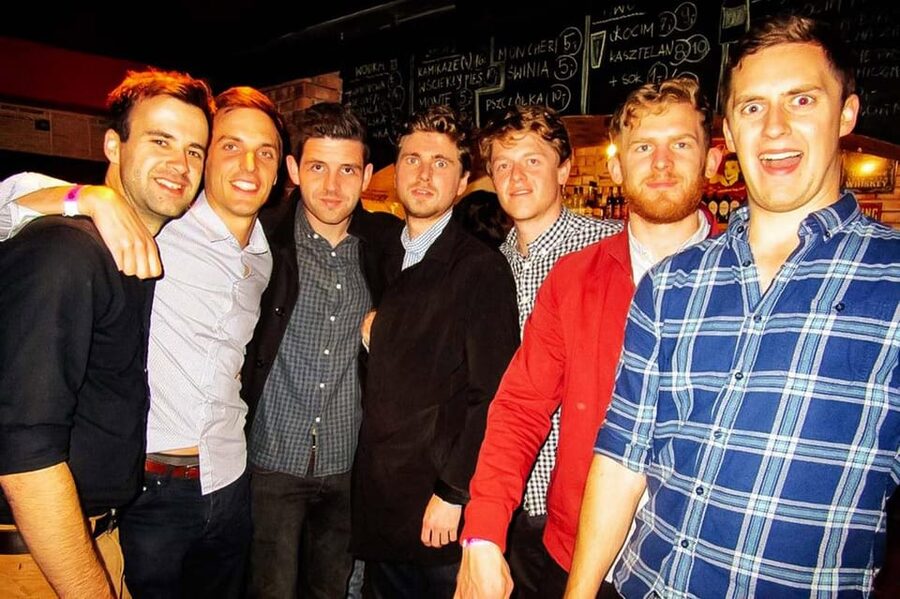 Gdansk: Stag Night Pub Crawl with Female Guide - Drinking games that keep the group together