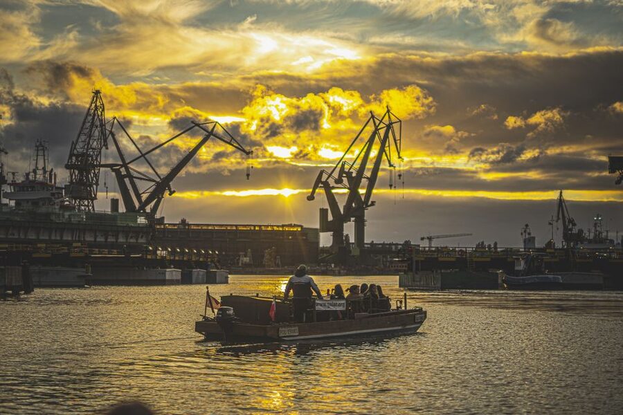 Gdańsk: Sunset Cruise on a Historic Polish Boat - Ołowianka, Granary Island, and the castle remains