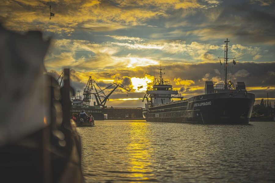 Gdańsk: Sunset Cruise on a Historic Polish Boat - What the sunset timing feels like