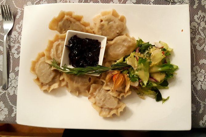 Gdansk Traditional Food Tour with Old Town Sightseeing - Why combine Gdansk sightseeing with a Polish meal?
