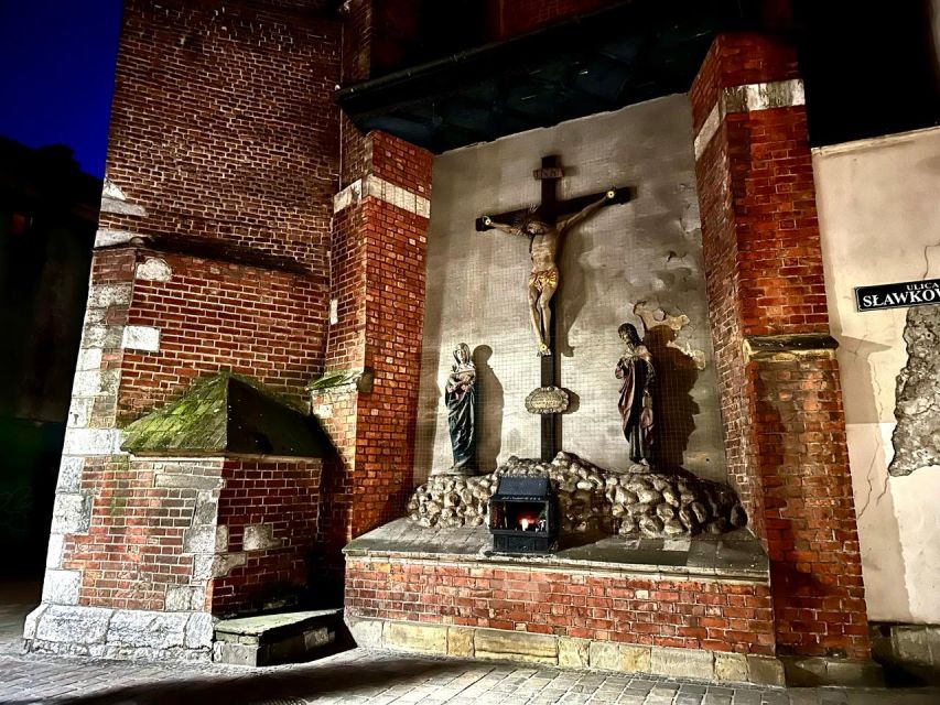 Ghosts & Crimes: Macabre Kraków Walking Tour in English - Price, comfort, and practical value