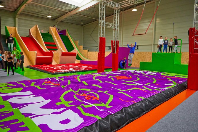 GOjump MEGAPARK Kraków-Sikorki - 1 hour Trampoline Park ticket - What Non-Jumpers Can Do