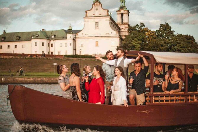 Gondola cruise The Vistula River Krakow private tour up to 12 person - Why a Krakow gondola ride is worth your hour