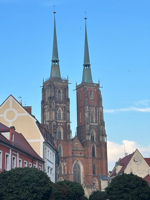 Group city tour (walking tour) through Wroclaw in German - St. Elizabeth’s Church and the Hansel and Gretel cottages