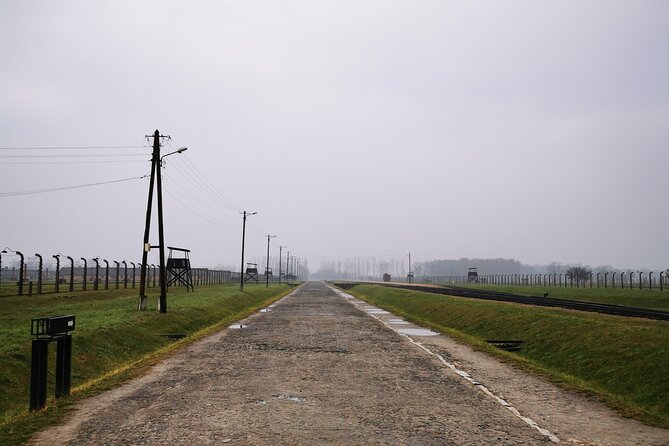 Guided Tour from Krakow to Auschwitz Birkenau with hotel pick up - Why a guided visit makes sense from Krakow