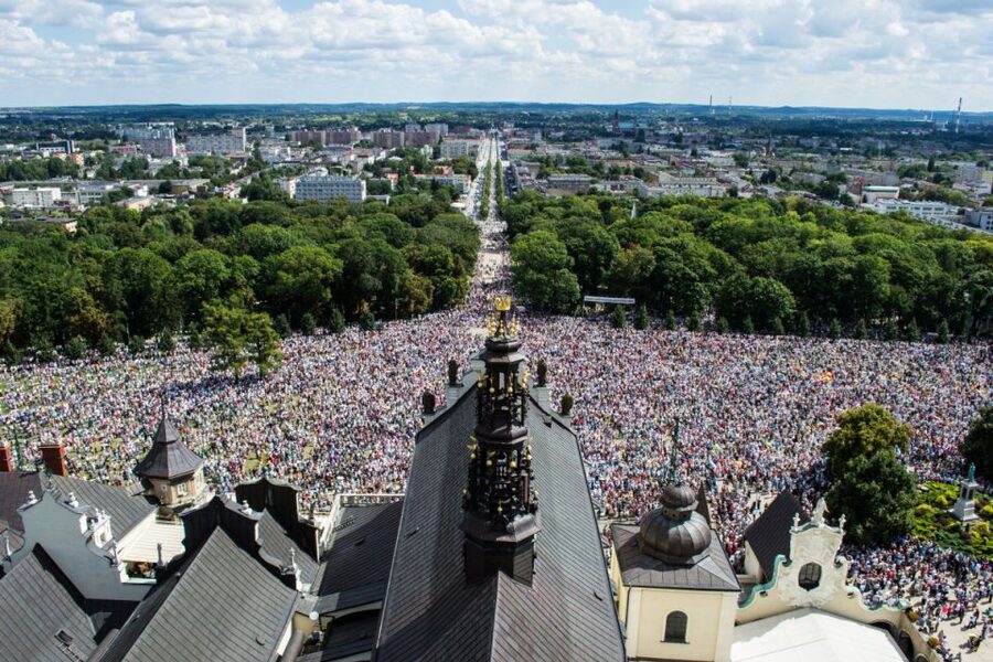 Half-Day Czestochowa Black Madonna Tour from Krakow - The Summer Pilgrimage Tradition
