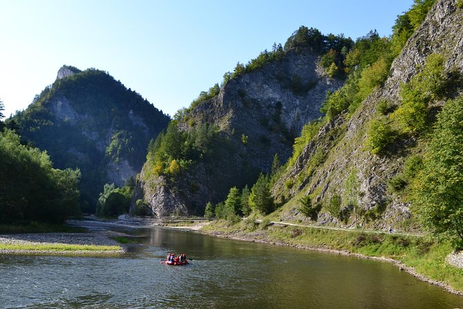 Half-Day Dunajec River Rafting tour from Krakow - Two hours and 15 minutes on the Dunajec