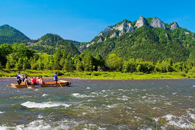 Half-Day Dunajec River Rafting tour from Krakow - Getting ready at Sromowce
