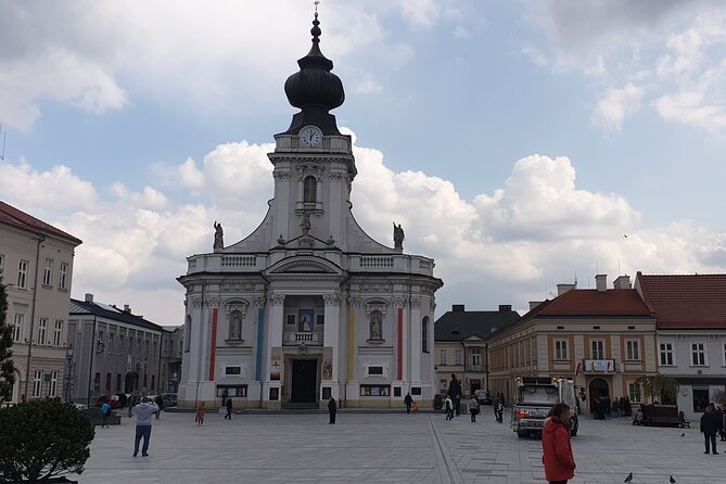 Half-Day John Paul II Route Tour from Krakow - What the English-speaking driver adds