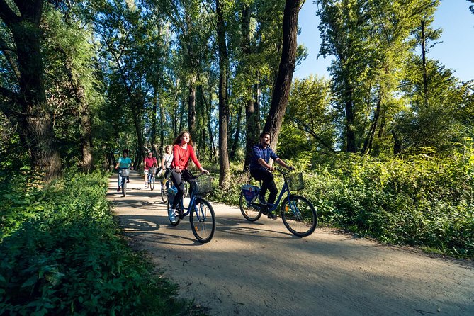 Half-Day Warsaw City Sightseeing Bike Tour for Small Group - Castle Square and the Royal Route
