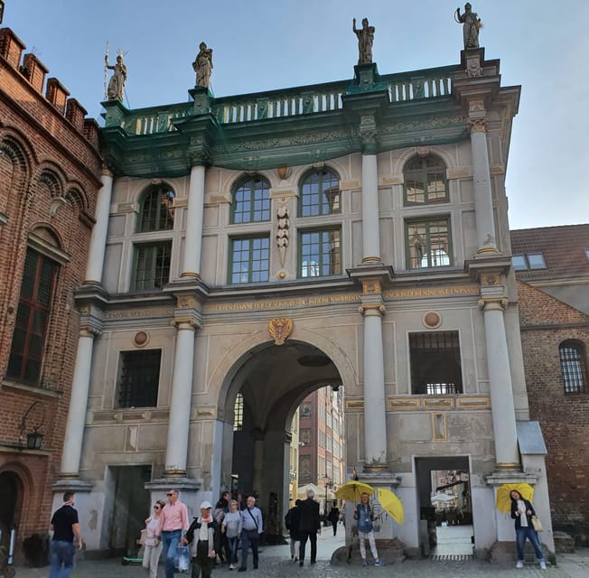 Historic City Center Tour Gdansk in German - St. Mary’s Church, the largest brick church