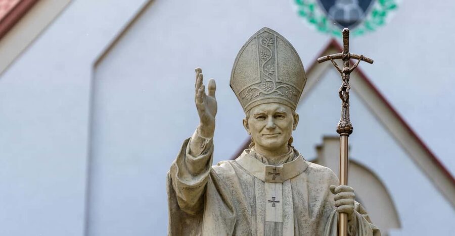 IN THE FOOTSTEPS OF JOHN PAUL II. FULL TOUR WITH AUDIO GUIDE - Why this John Paul II route works
