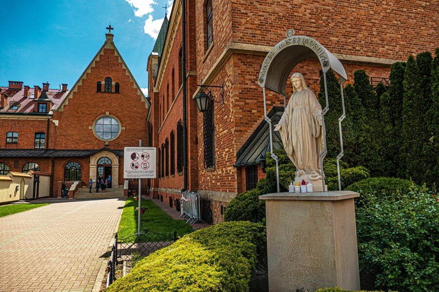 IN THE FOOTSTEPS OF JOHN PAUL II. FULL TOUR WITH AUDIO GUIDE - The road to Wadowice changes the focus