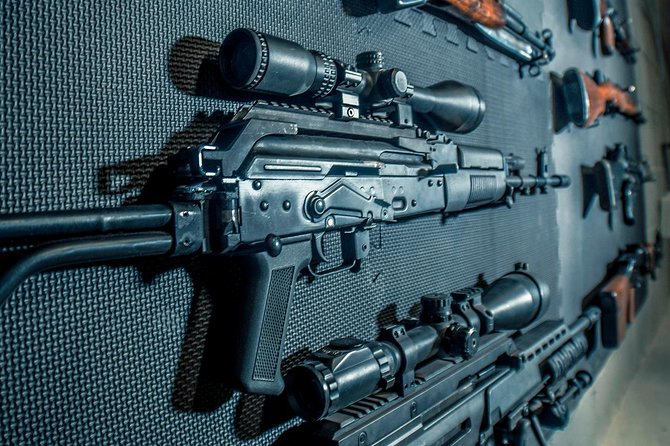 Indoor Shooting Range in Warszawa - What happens at Krakowiaków 80A