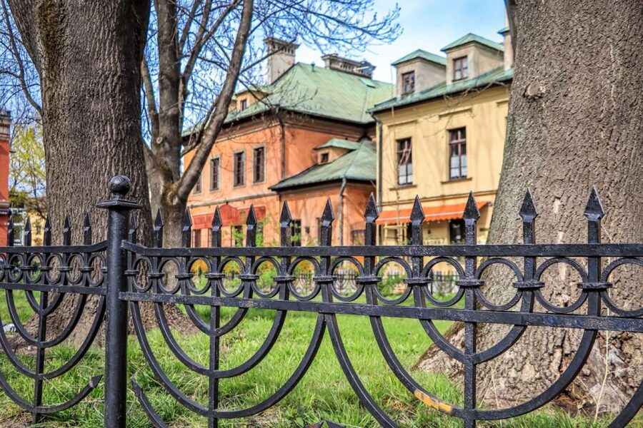 Jewish Krakow Walking Tour in English - Kazimierz: synagogues, streets, and Jewish life before 1939