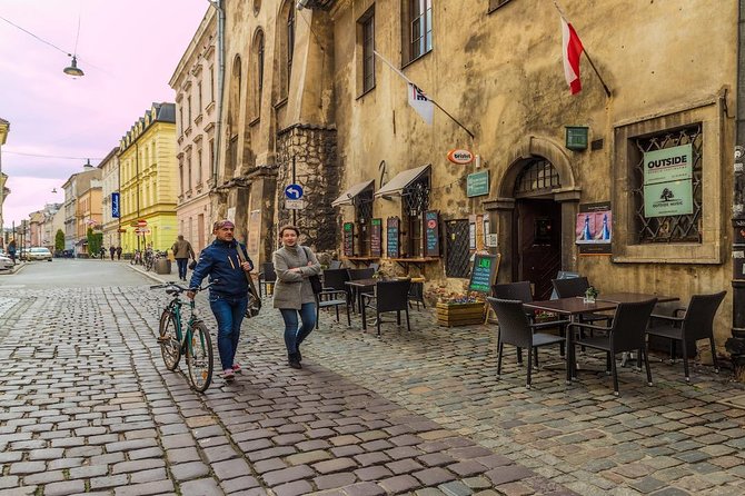 Jewish Quarter Kazimierz Guided Walking Tour in Krakow - Remuh Synagogue and its adjacent cemetery
