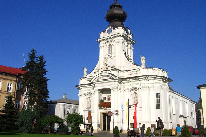 "John Paul II Route" PRIVATE -Wadowice, Kalwaria Z.-Łagiewniki - The 9 a.m. Start and Private Minivan