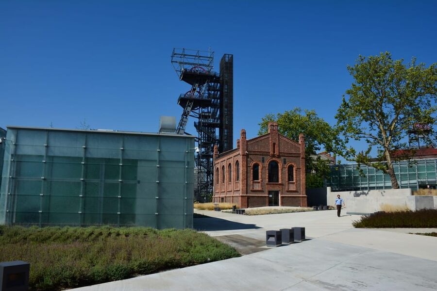 Katowice and Nikiszowiec: bicycle tour with guide - Monuments that explain modern Katowice