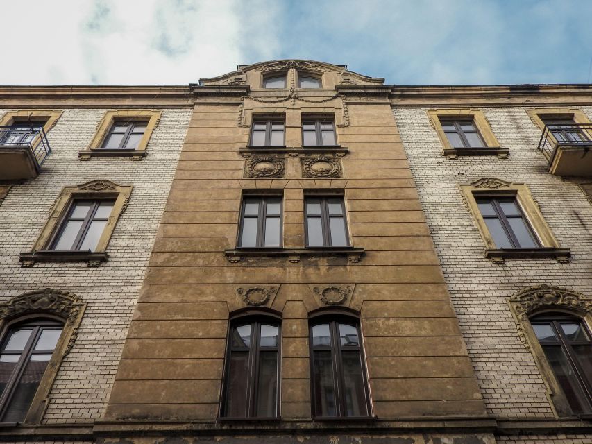 Katowice: Express Walk with a Local in 60 minutes - What this one-hour Katowice walk is really for