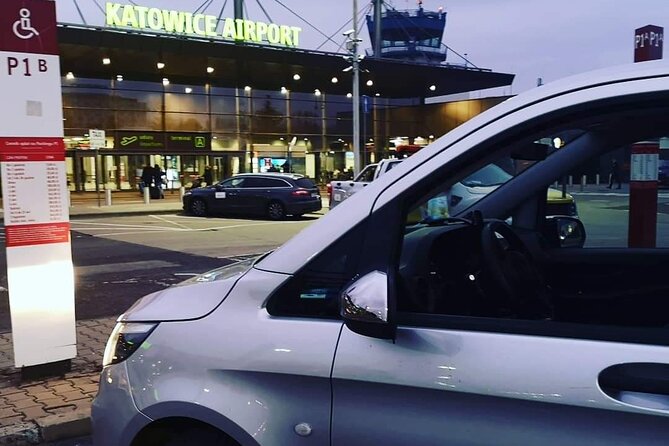 Katowice KTW Airport - Kraków City/KrakówAirport Private Transfer - From Katowice Airport arrivals to the waiting driver
