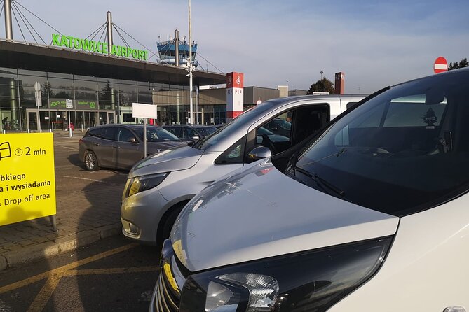 Katowice KTW Airport - Kraków City/KrakówAirport Private Transfer - What the vehicle and driver experience are like
