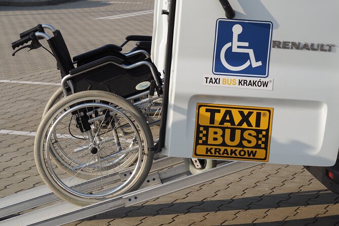 Katowice Pyrzowice Airport Private Transfer - What the airport pickup is like