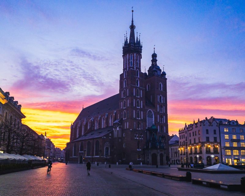 Krakauer old town tour - Starting beside Krakow’s Barbican and St. Florian’s Gate