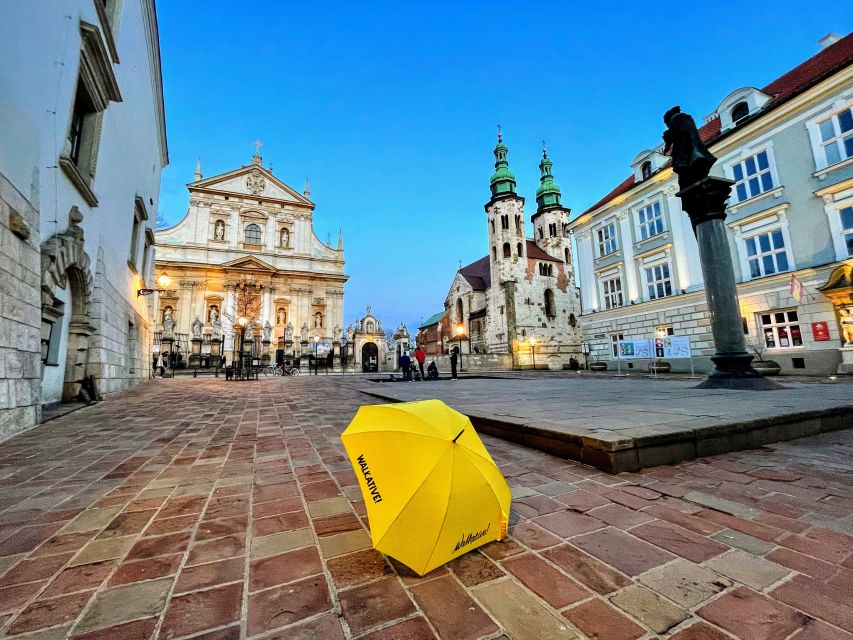 Krakauer old town tour - The Archbishop’s Palace and the papal window