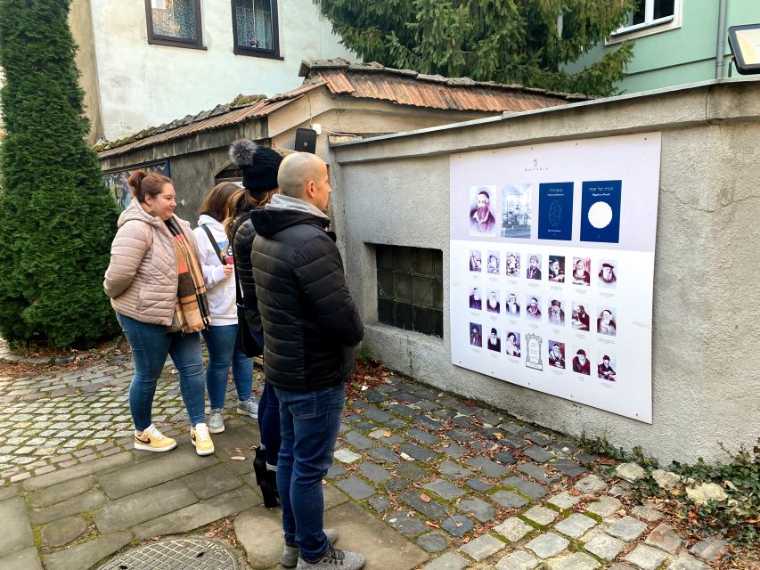 Krakow: 2h Kazimierz (Jewish Quarter) Walking Tour - What the two-hour format does well
