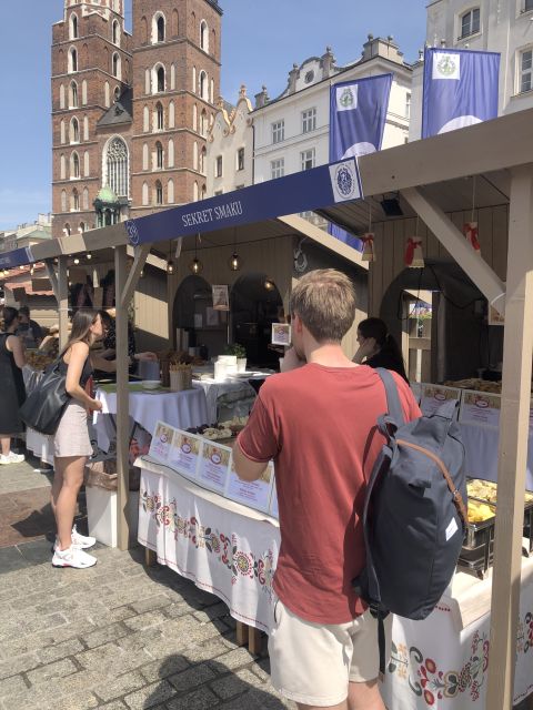 Krakow: 3-Hour Guided Secret Foodies Tour - A honey vodka stop and the Jewish Quarter