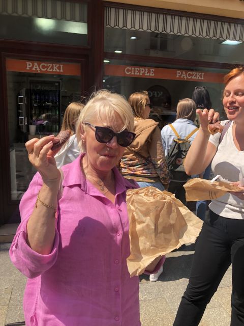 Krakow: 3-Hour Guided Secret Foodies Tour - Soup, sausage, and a 100-year-old restaurant
