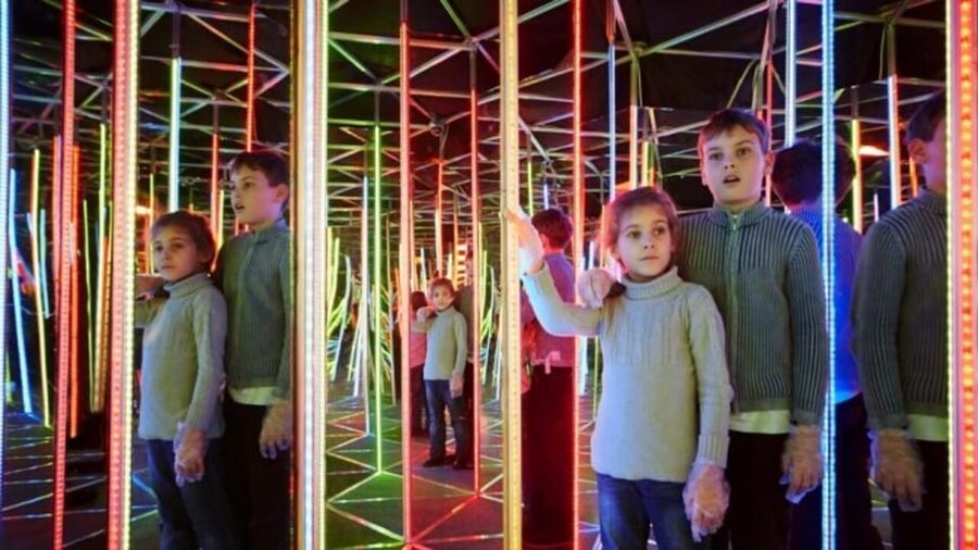 Krakow: 4 Mazes and Living Butterfly Museum Entry Ticket - Glass Maze: another visual challenge