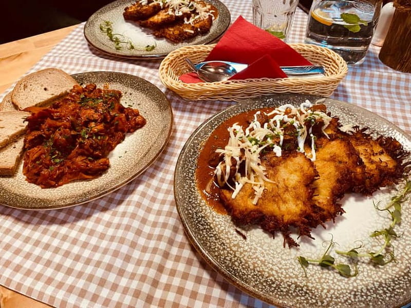 Krakow: 6-Course Full Polish Food Tour with Vodka Tasting - Zurek soup and the Polish taste for sourness