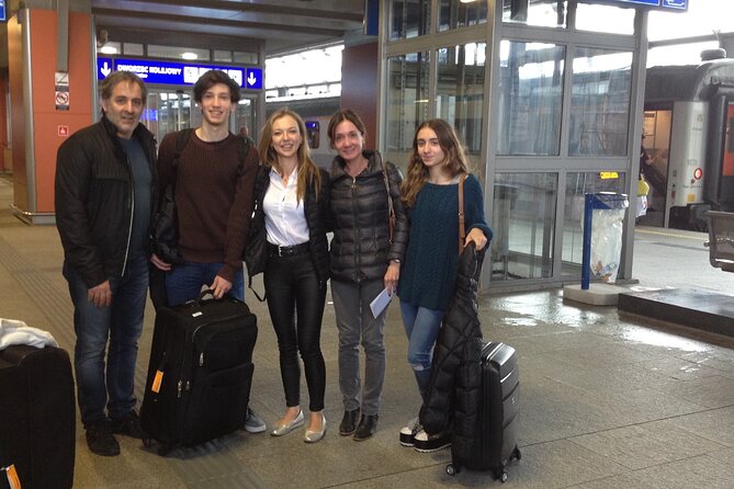 Krakow Airport-City Center and Back -private 2 ways transfer - The first ride into Krakow, 30 to 50 minutes