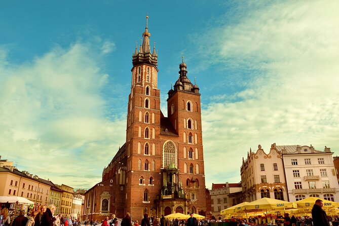 Krakow Airport Exclusive Transfers VIP Service - Flight monitoring and luggage help
