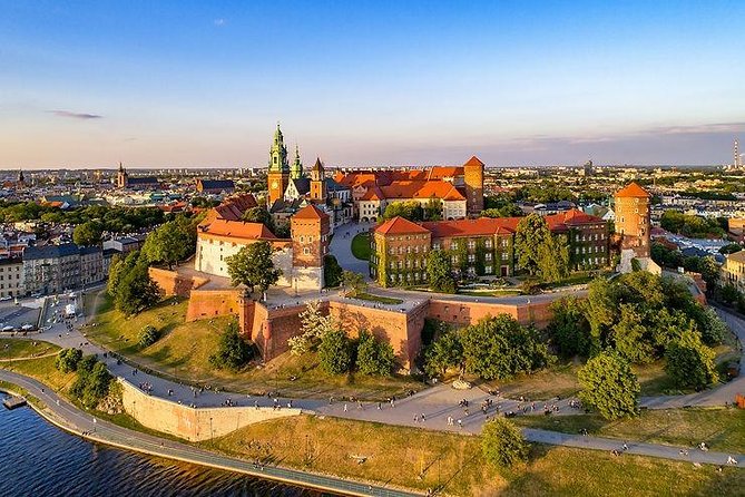 Krakow Airport Transfers : Krakow Airport KRK to Krakow City in Luxury Van - Booking 17 days ahead and planning your arrival