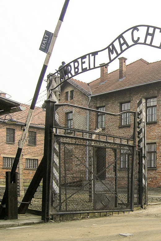 Krakow: Auschwitz-Birkenau Day Trip with Tour Leader - Why this Auschwitz trip works well from Krakow