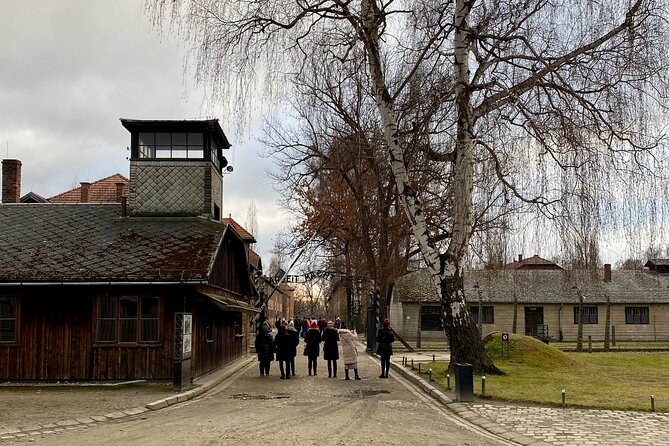 Krakow: Auschwitz-Birkenau Guided Tour & Hotel Pick Up - The late pickup confirmation