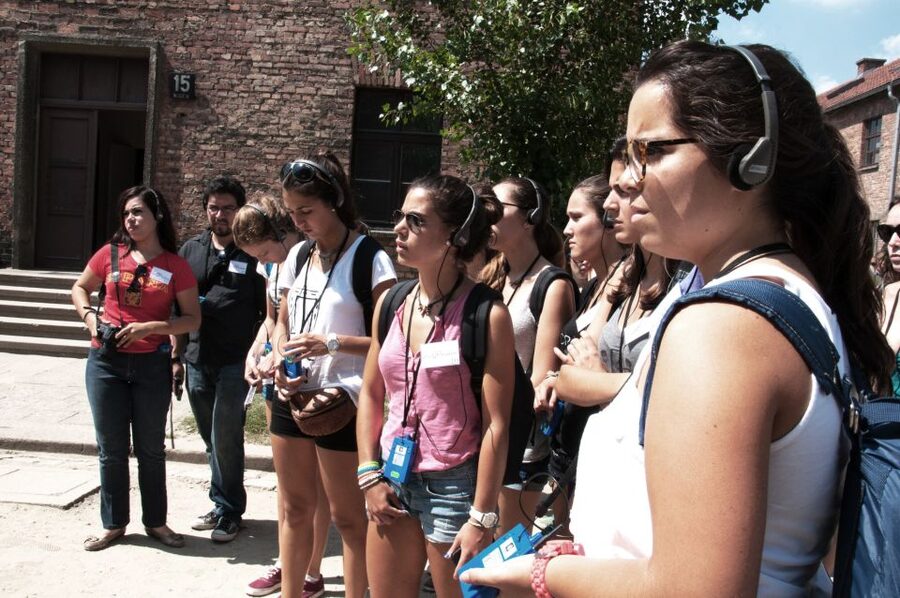 Krakow: Auschwitz-Birkenau Guided Tour Pickup/Lunch Options - Why this Krakow day trip matters