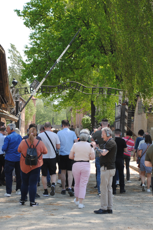 Krakow: Auschwitz-Birkenau Guided Tour with Pickup & Lunch - Why this Auschwitz day trip matters