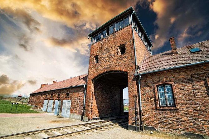 Krakow: Auschwitz-Birkenau Guided Tour with Ticket and Transfer - The ticket problem you need to understand