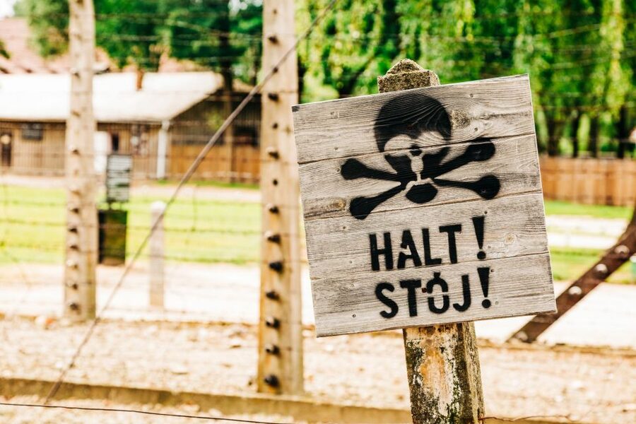 Krakow: Auschwitz-Birkenau Live Guided Tour & Hotel Pickup - Pickup from Krakow and the drive south