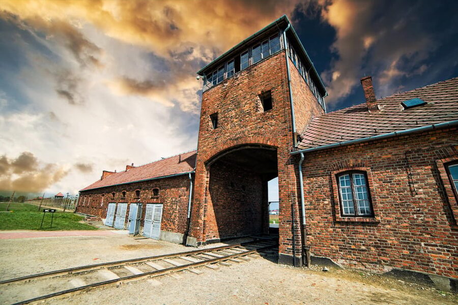 Krakow Auschwitz-Birkenau Memorial Guided Tour Meeting Point - Why this Krakow to Auschwitz trip makes sense