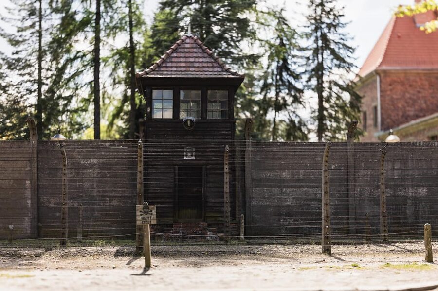 Krakow Auschwitz-Birkenau Memorial Guided Tour Meeting Point - How the schedule works in real terms