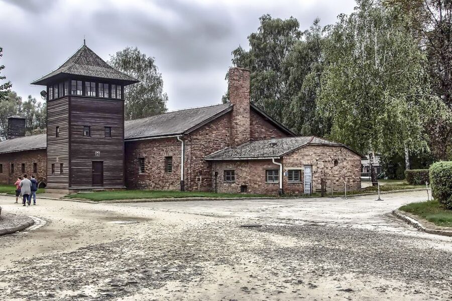 Krakow: Auschwitz Birkenau Museum Guided Tour with Pickup - Should you book this Auschwitz Birkenau tour?