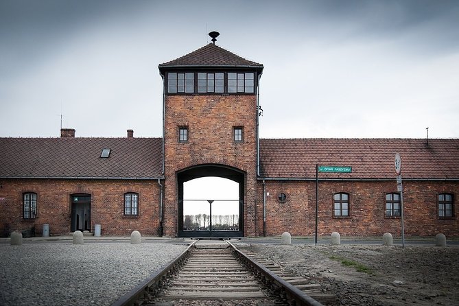Krakow: Auschwitz-Birkenau Shared English Tour and Transfer - The evening-before pickup message