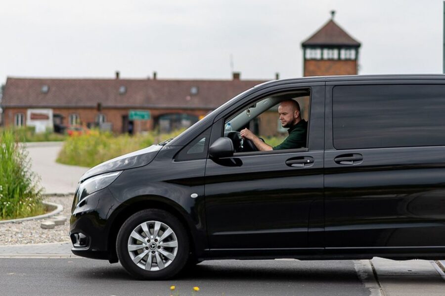 Krakow: Auschwitz-Birkenau Tour Limited to 15 Visitors - What the guides add to the experience