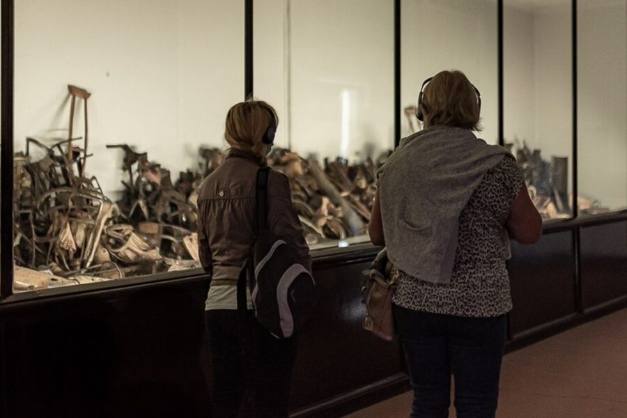 Krakow: Auschwitz-Birkenau Tour Limited to 15 Visitors - The early start and ride from Krakow